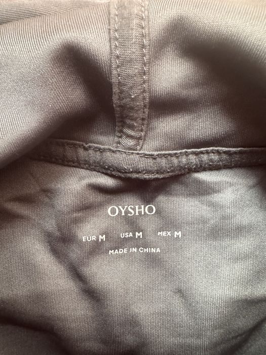 Спортивна кофта на дівчину