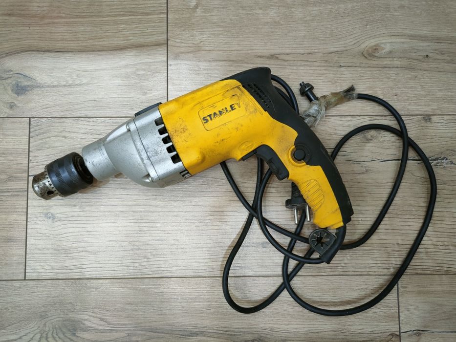 Електричний ударний дриль STDH8013 від Stanley потужністю 800 Вт