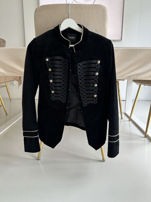 Guess czarna aksamitna marynarka w stylu Balmain
