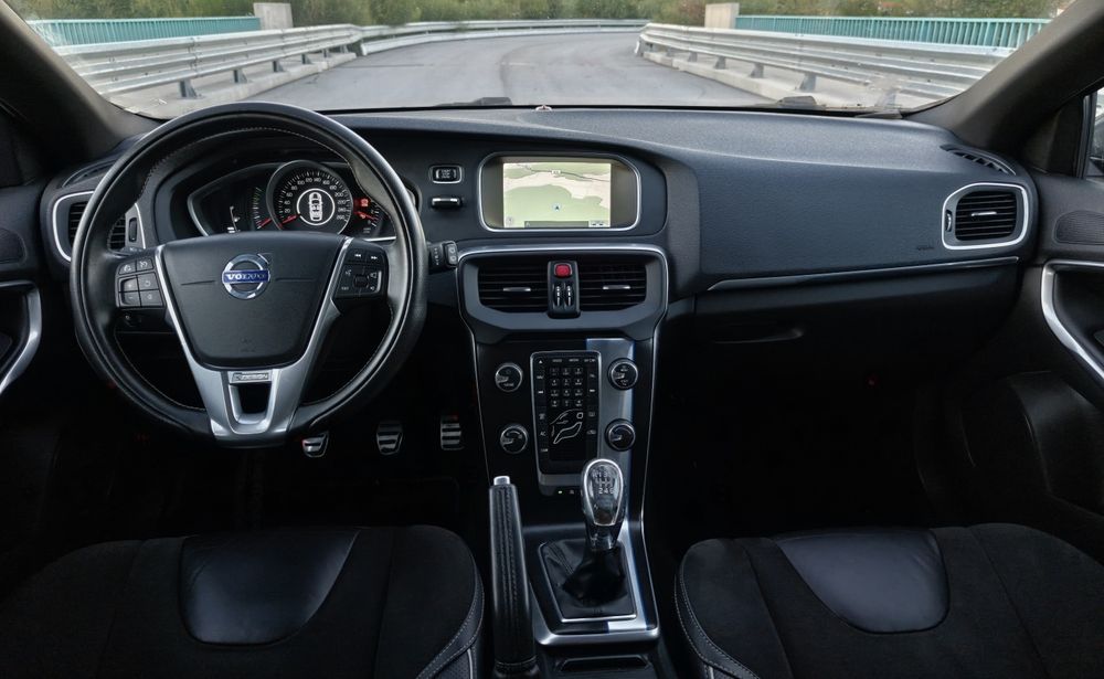 Volvo V40 R-design