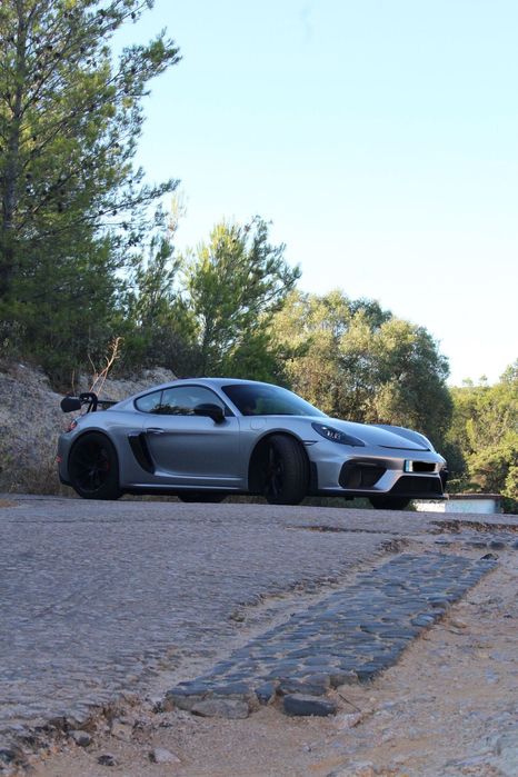 Porsche 718 cayman GT4