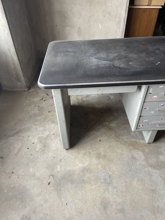 Secretaria em ferro