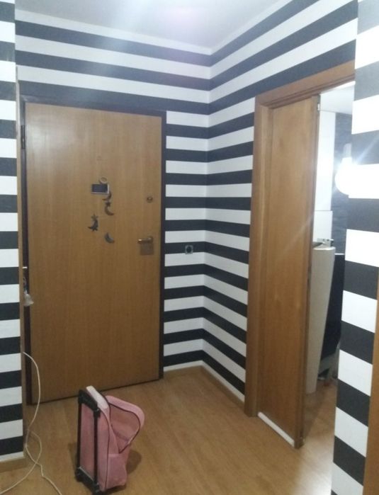 Pintura,  colocação de papel de papel e pladur