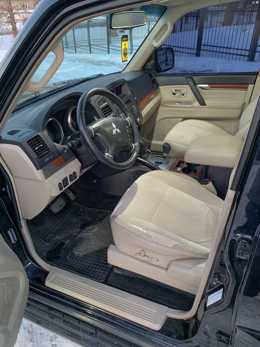 Mitsubishi Pajero wagon 4 3.0 газ/бензин