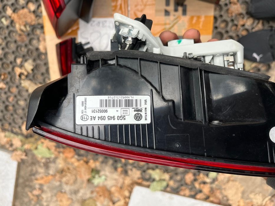 Фари задні оригінальні VW GOLF   7          і