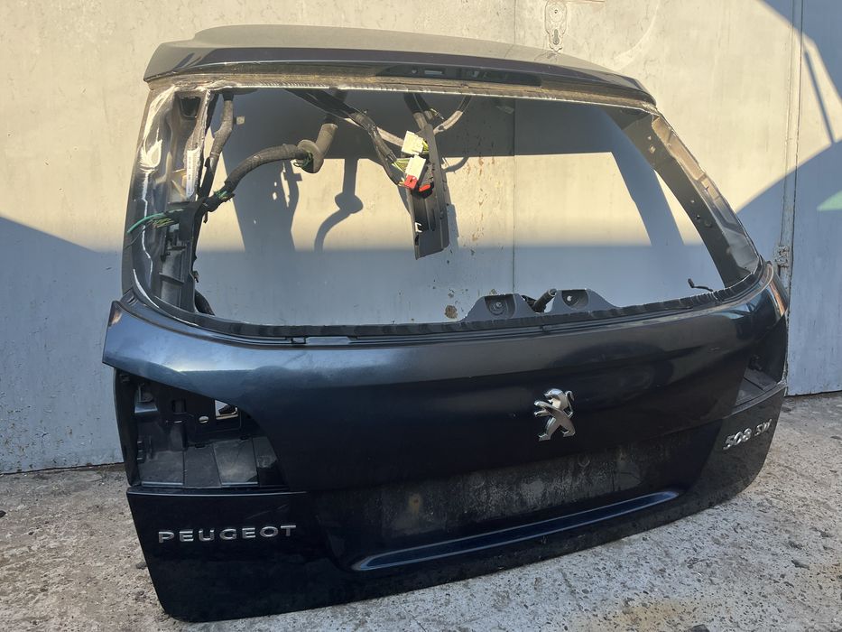 Кришка багажника Пежо 508 Накладка кришки багажника