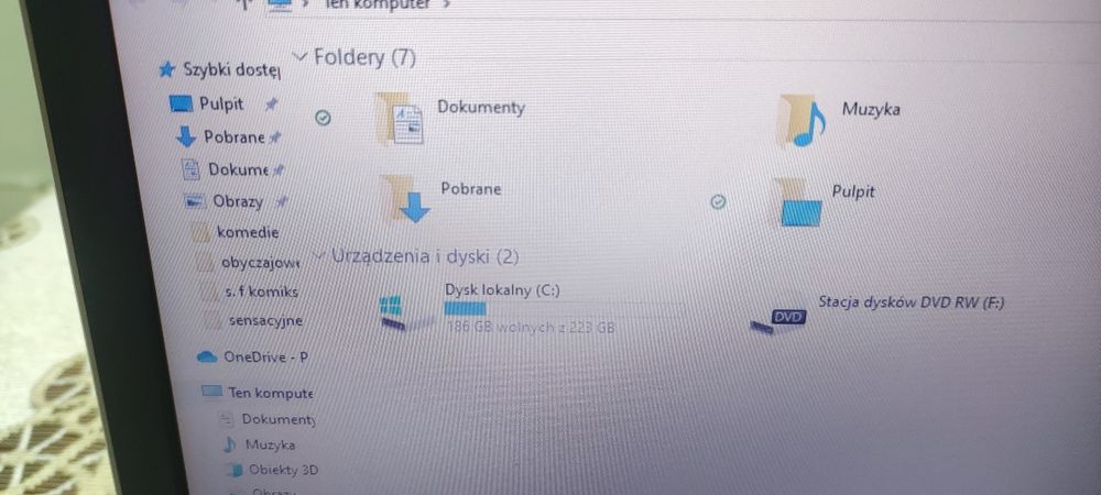 Laptop Dell Vostro 3550  Windows 10 pro.