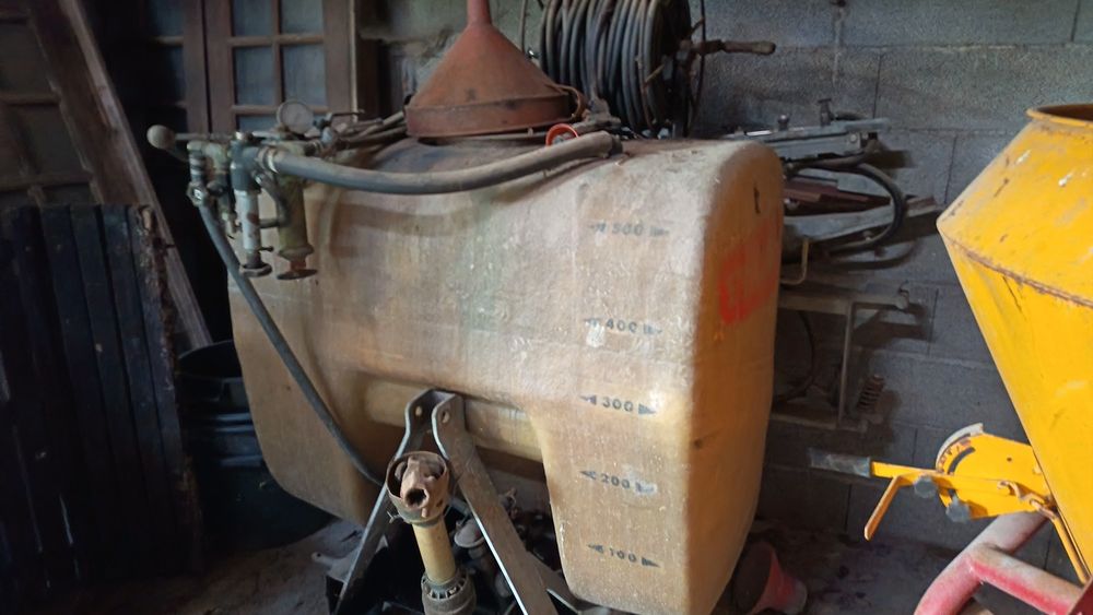 Vendo máquina de sulfatar de 500 litros