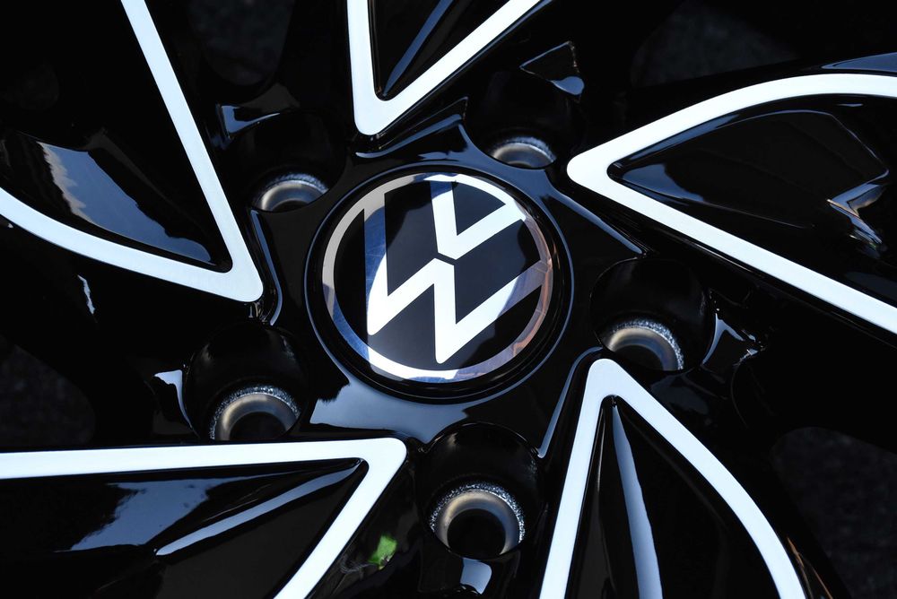 Nowe koła zimowe OEM VOLKSWAGEN Passat Adelaide 19" Continental 2025r