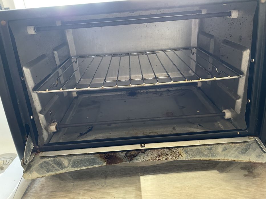 Forno eletrico pequeno