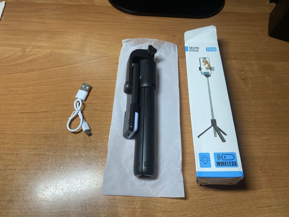 Селфі палка, штатив з підсвіткою та пультом