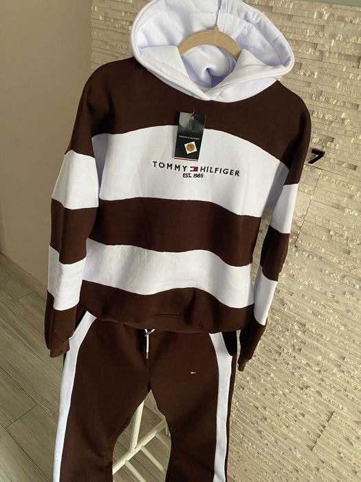 Tommy nowy mięsisty dres paski czekolada logo