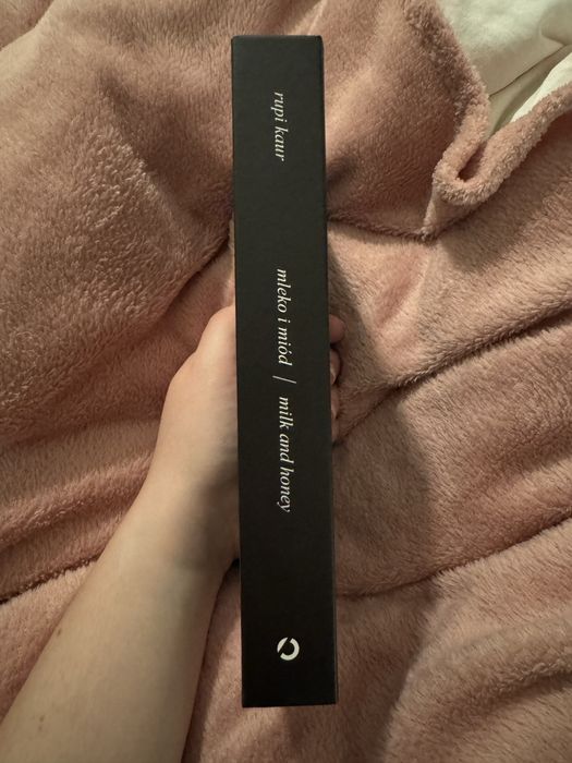 mleko i miód rupi kaur