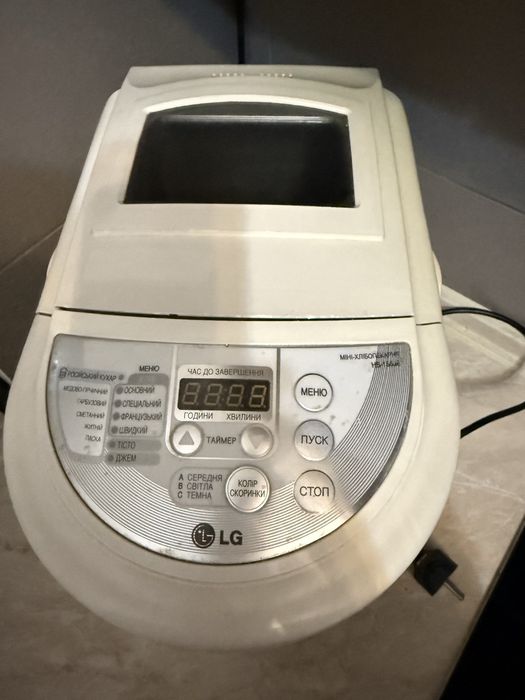Хлібопіч LG HB-156JE, 1,5 lb (до 680 г) – чудовий стан