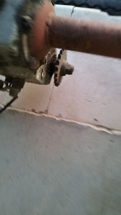Vende-se eixo para atrelado