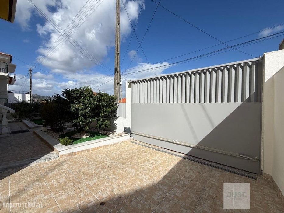moradia t5 -bairro da milharada- Loures