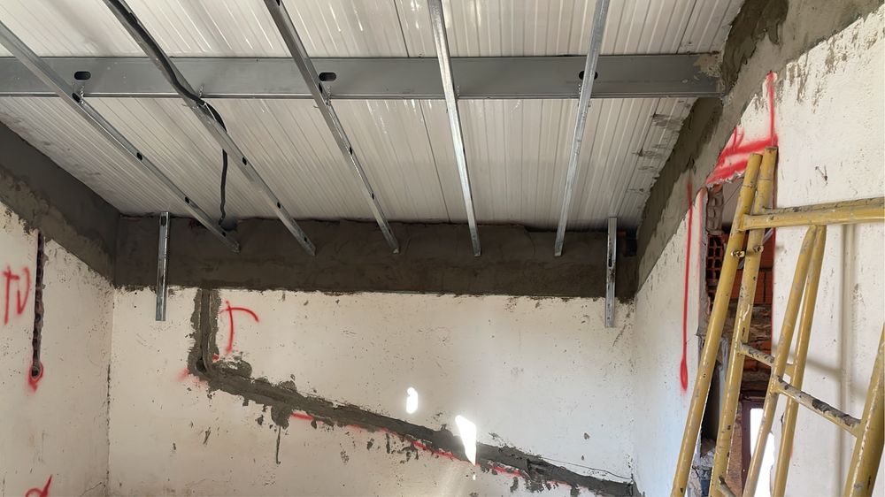 DportPT contrucoes fazemos capoto  reboco. Pequenos reparos  de pinturas , serviços de pedreiro , concertamos problemas de mofos
