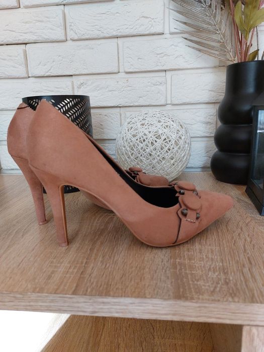 Buty na obcasie marki Vices