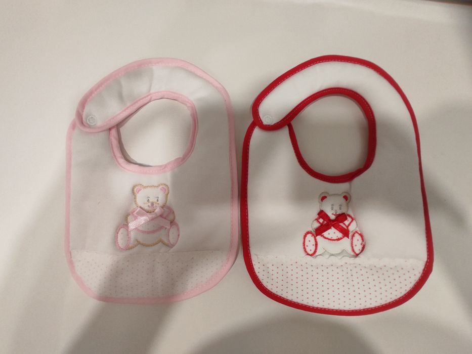 Conjunto de 2 babetes