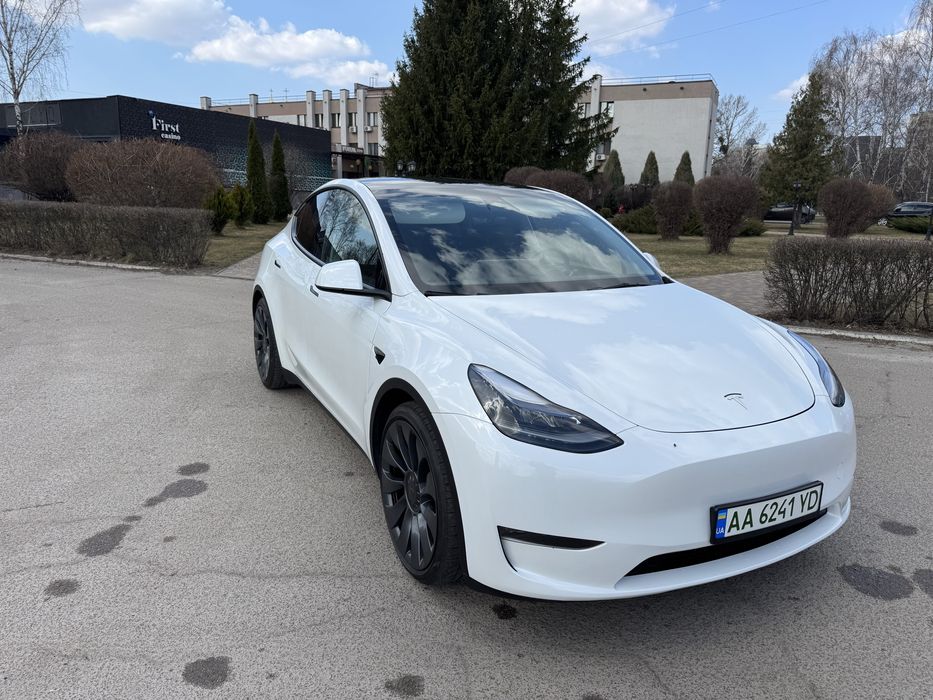 2023 Tesla Model Y Performance