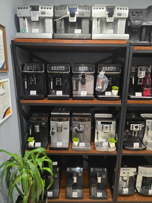 Кофемашины Saeco для офиса и кофеварка Delonghi для дома