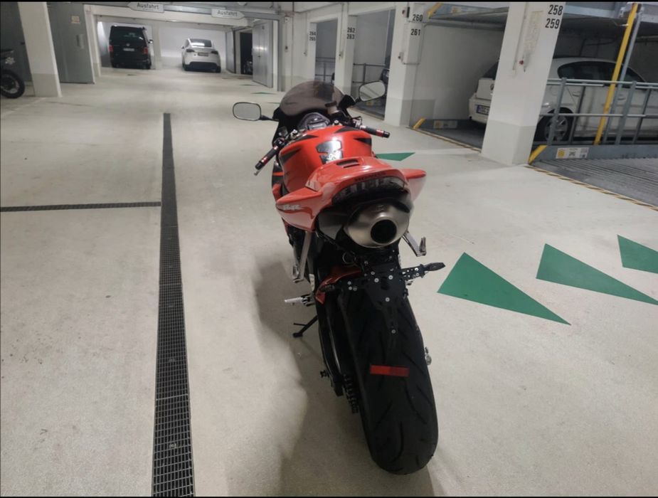 Honda Cbr 1000rr fireblade sc 57B