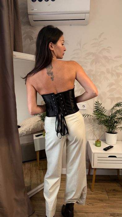 Корсет з твердими чашками класичний на блискавці