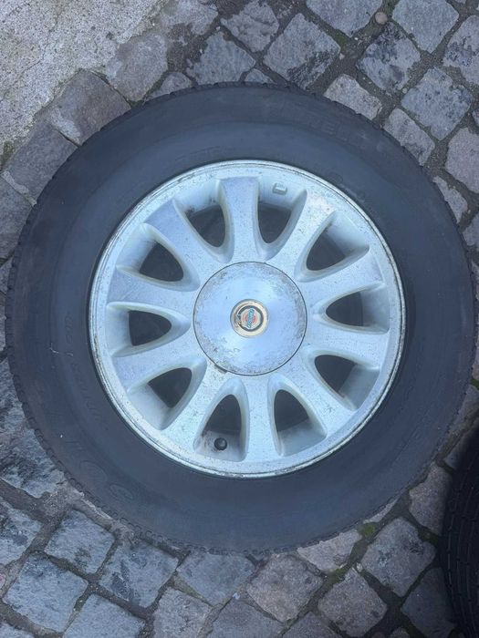 4 Jantes com Pneus 215/65/R16 Chrysler
