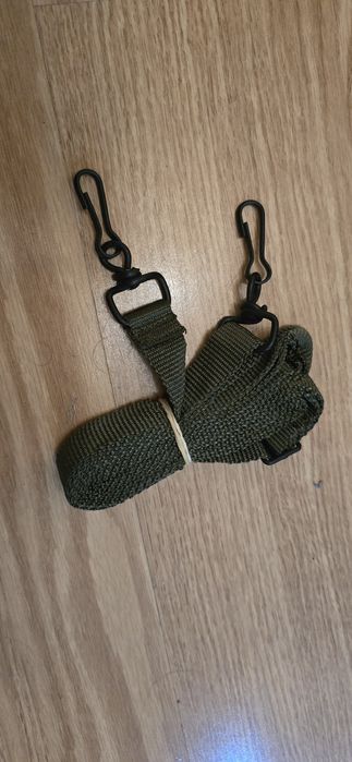 Pas pasek nośny wojskowy do torby sprzętu z karabińczykami