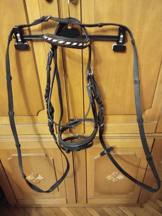 Вуздечка  з поводами упряж для коня