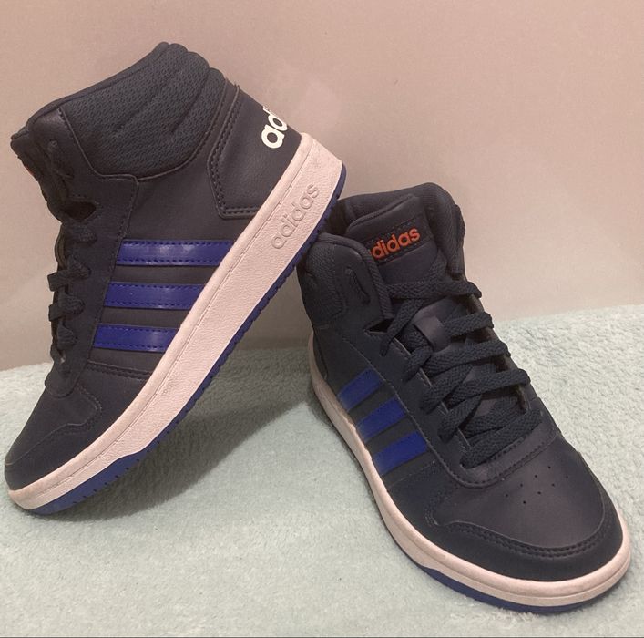 Дитячі кросівки Adidas Hoops 2.0 кеди. Розмір 35.5 (22.5 см)