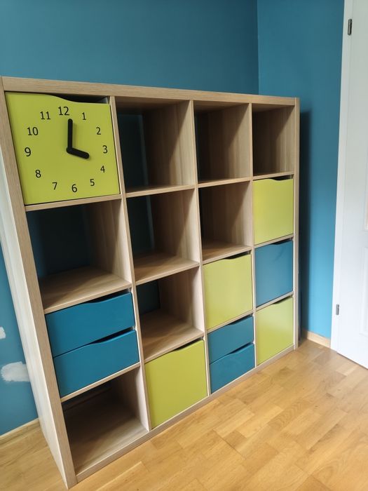 Kallax Ikea 4x4 146,5cm x 146,5 cm. 16 komór.