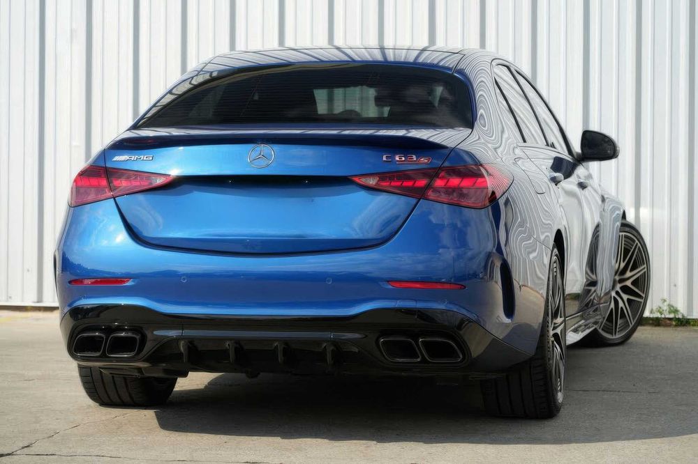 Mercedes-Benz C-Class AMG C 63 S E Performance      2024