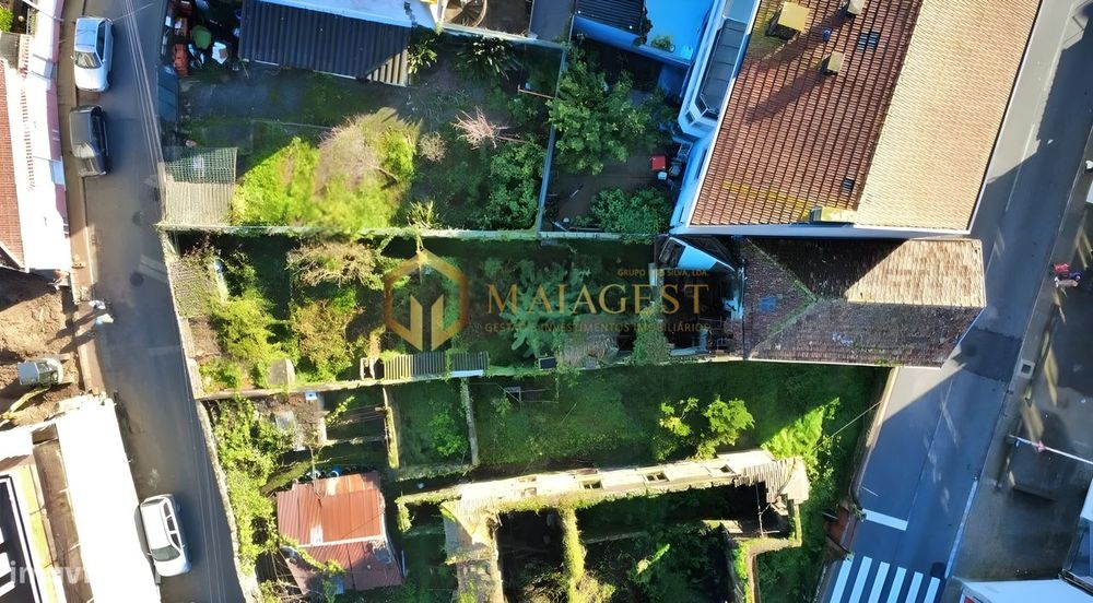 Terreno de 253 m² em Zona ARU próximo ao Hospital de São João
