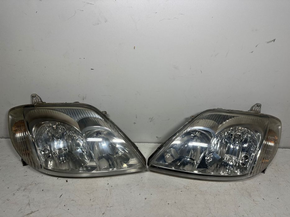 Lampy Przednie Reflektory Komplet Lewy PrawyToyota Corolla E120 sedan