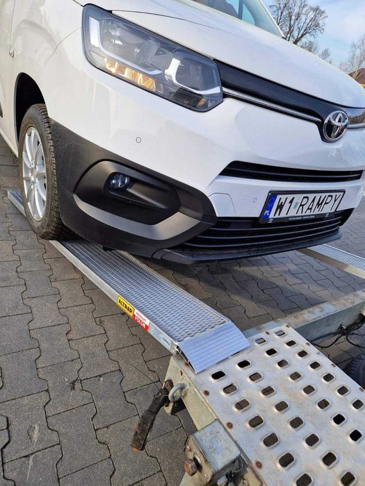 Алюмінієві трапи (апарелі,наїзди,рампи) для спецтехніки