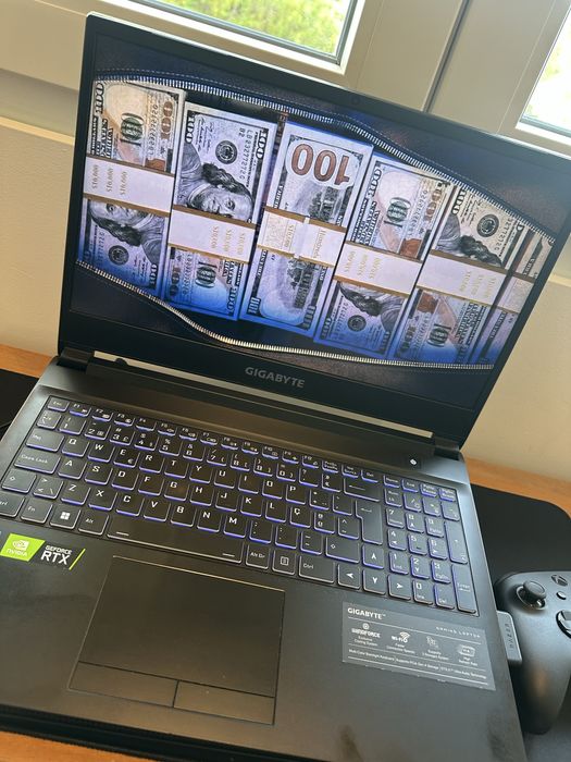 Portatil gaming gigabyte G5 GD