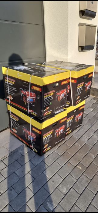 Бензиновий генератор