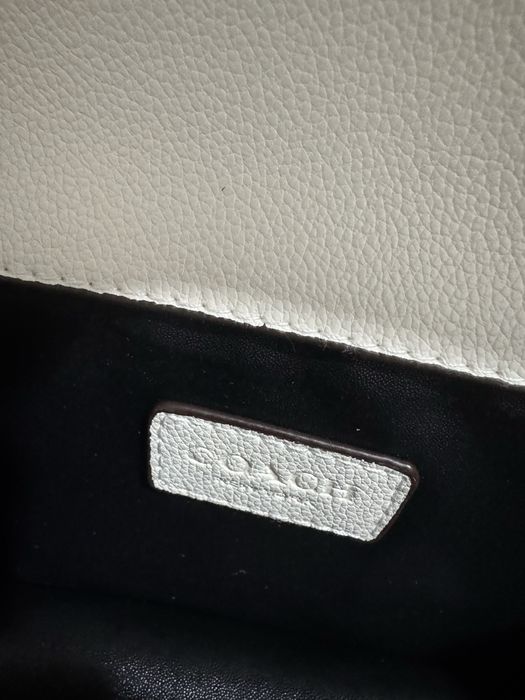 Mala Coach Branca e Dourada