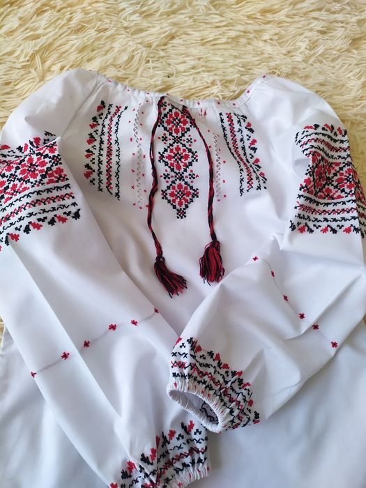 Вишиванка ручної роботи зріст 122-128