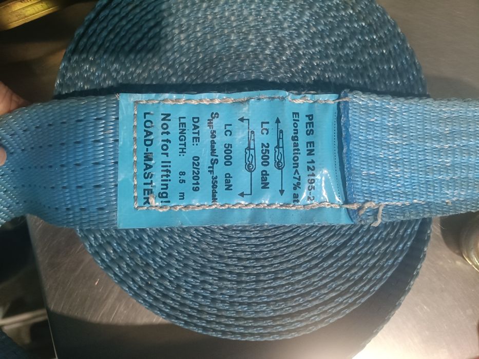 Cinta e roquete de camião