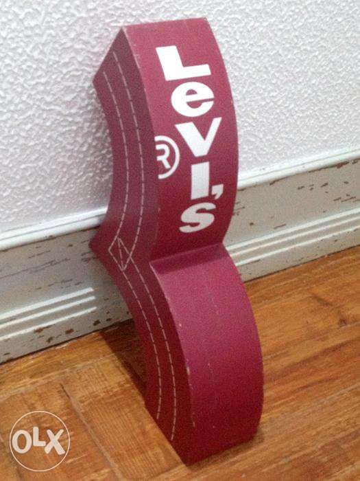 Levis Logo 3D em Madeira - decoração