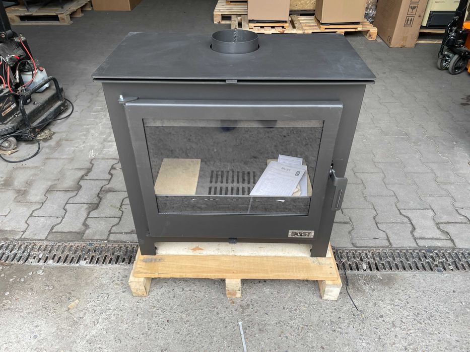 Piec piecyk kominek koza z płaszczem wodnym kocioł BLIST B MAX E 26kW