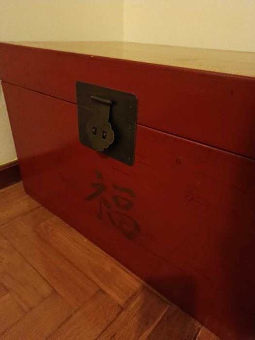 Baú chines Madeira Lacada Sangue de boí Centenário 68 cm Assinado