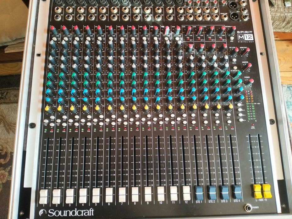 Mikser, konsoleta soundcraft spiryt M12