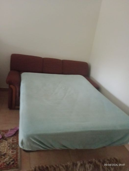 Sofá cama usado em bom estado