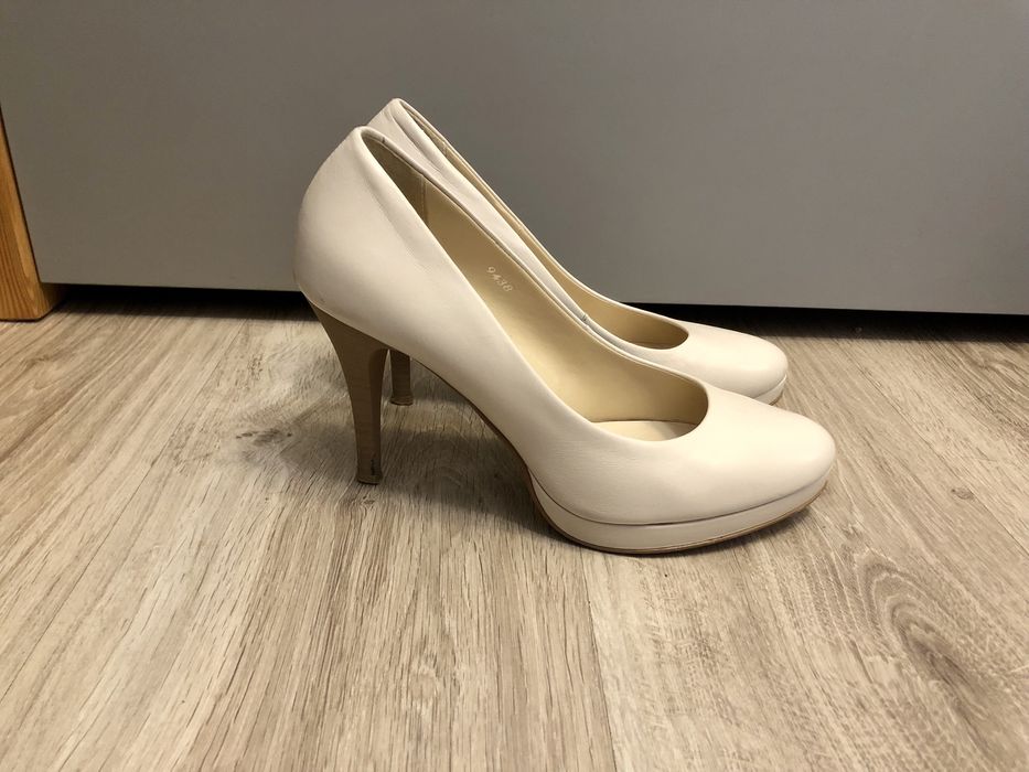 Sala kremowe czółenka 39 szpilki skóra naturalna