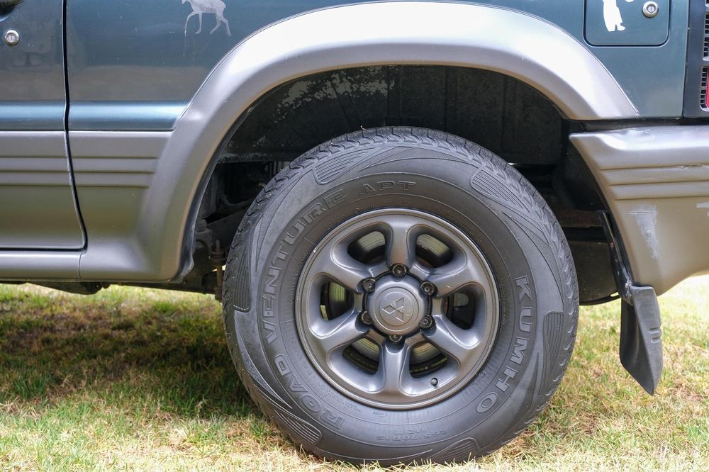 Mitsubishi Pajero 2.5 GLS — photo 4