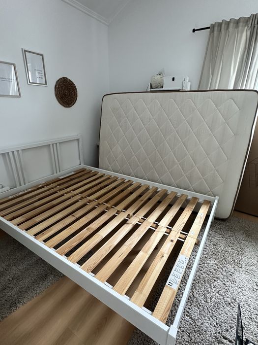 Cama de casal ikea