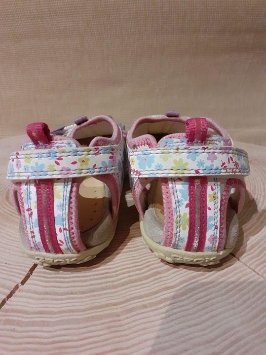 Sandały dziewczęce firmy GEOX rozmiar 33